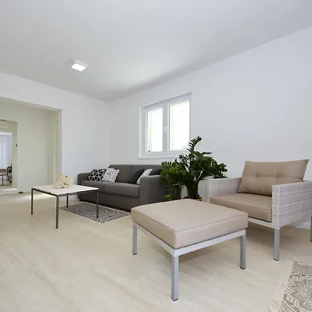 Apartman Valadar