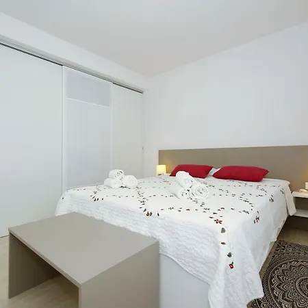 Valadar Apartman Privlaka