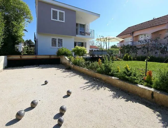 Valadar Apartament *